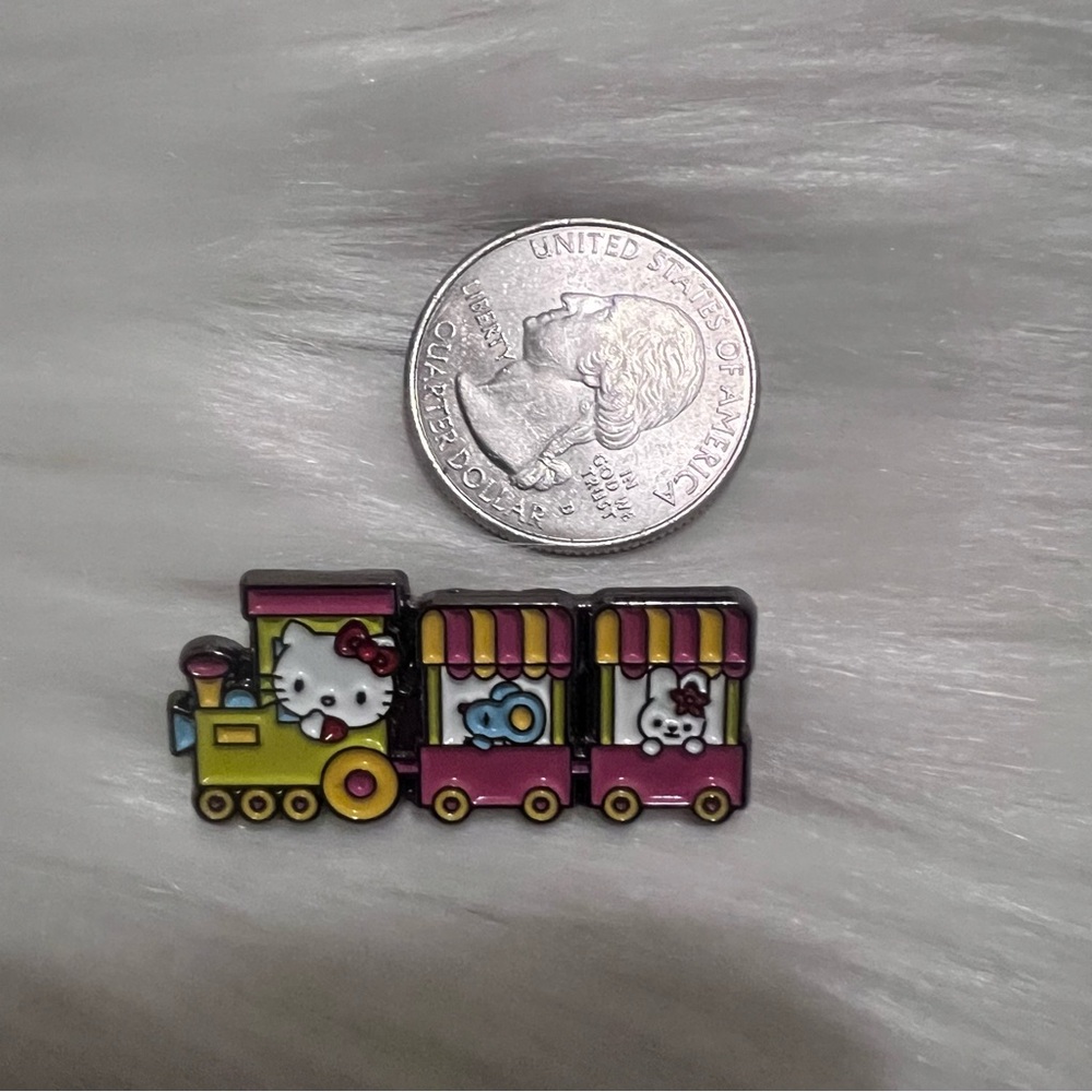 hello kitty pin - Picture 5 of 5